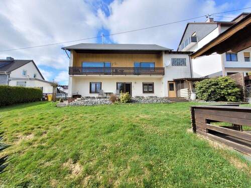 Ansicht mit Garten - 