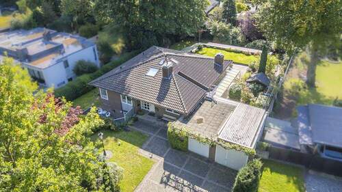 Titelbild - Architektenhaus mit Einliegerwohnung, Garage und Schwimmbad in top Wohnlage in Ems- und Waldnähe!