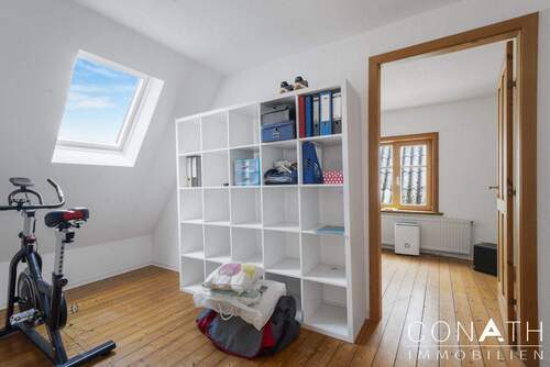 Conath-Immobilien_Harsefeld_Buxtehude_Fredenbeck -Ankleidezimmer_Zugang_Kinderzimmer - 