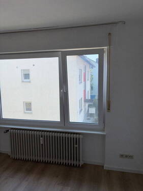 Wohnzimmer - 2 Zimmer Etagenwohnung zur Miete in Emmendingen