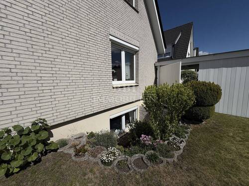 Kellerfenster mit Anböschung - 