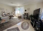 Wohnzimmer von guter Größe - 4 Zimmer Einfamilienhaus in Quickborn