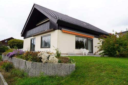 Außenansicht - Ruhiges 1- 2 Familienhaus in Oberhöfen