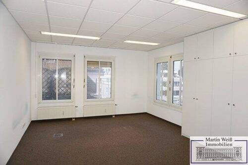 Exemplarischer Büroraum - 