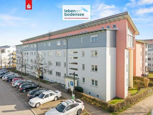 Außenbilder - Charmante 2,5-Zimmer-Wohnung mit Balkon und Tiefgaragenbox - frei im Sommer