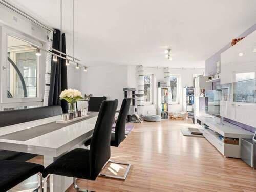 Wohn- und Esszimmer - 