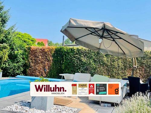 Sommerimpressionen - Einfamilienhaus mit Pool 