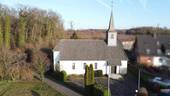 Süd Ausrichtung - Die ganz besondere Immobilie: Evangelische Christuskirche in Oberstromberg!