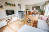 Wohn-Esszimmer - 4 Zimmer Einfamilienhaus zum Kaufen in Schwifting