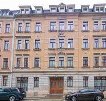 Komfortable Wohnung in mondänem Altbau in Elbnähe. Balkon, Parkett, und Tageslichtbad mit Wanne. - Dresden Johannstadt-Nord
