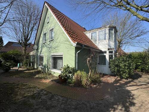 Bild 1 - Einfamilienhaus Cloppenburg Nord, nur 1 km zur Fußgängerzone, ruhige Wohnlage - Dach erneuert!