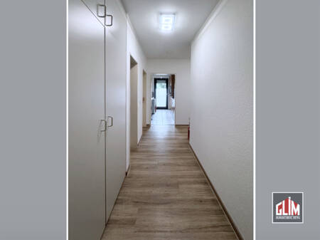 Flur - 3 Zimmer Etagenwohnung in Krefeld