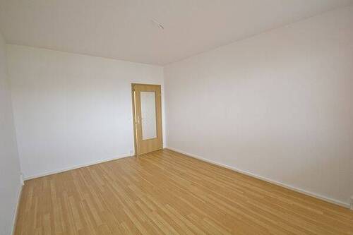 Wohnzimmer - 3 Zimmer Etagenwohnung in Halle (Saale)