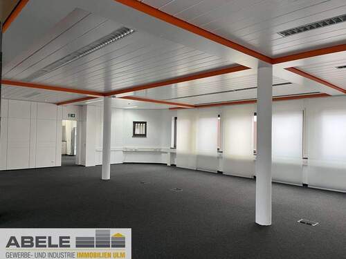 IMG_9860 - Büroetagen, Erdgeschoß und 1 OG mit interner Treppe verbunden