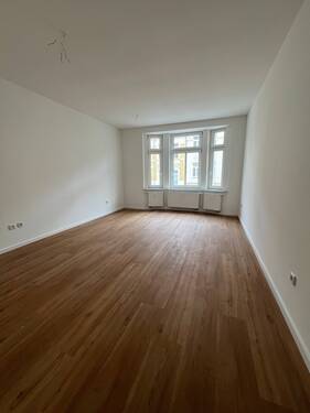 Wohnzimmer - Etagenwohnung mit 72,20 m&sup2; in Halle (Saale) zur Miete