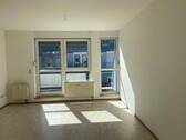 Wohnzimmer - 2 Zimmer Etagenwohnung in Forchheim