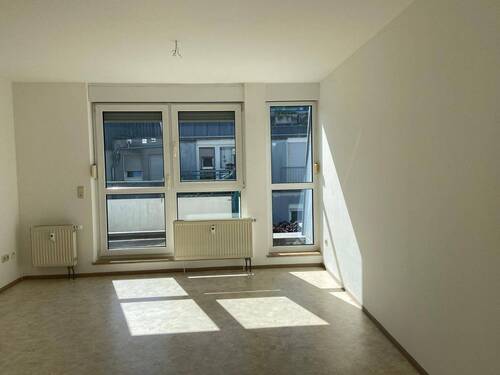 Wohnzimmer - 2 Zimmer Etagenwohnung in Forchheim