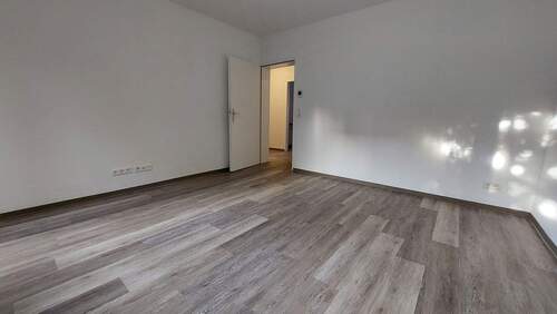 Wohnzimmer - 3 Zimmer Etagenwohnung in Stuttgart