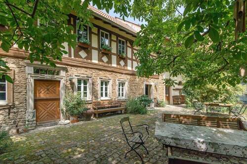 Hofansicht Haupthaus - 1 Zimmer Hotel, Pension, Gasthof in Eckelsheim