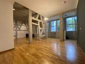 Offener Wohnbereich - Charmante 3-Zimmer-Wohnung in historischem Haus Nähe Theaterplatz