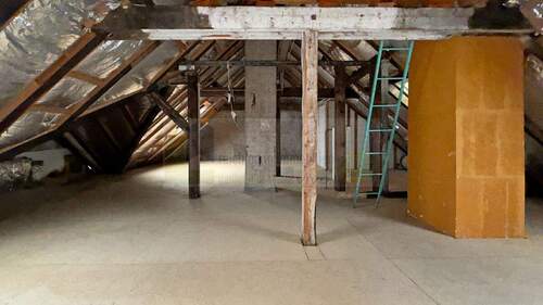 ausbaufähiger Dachboden - 