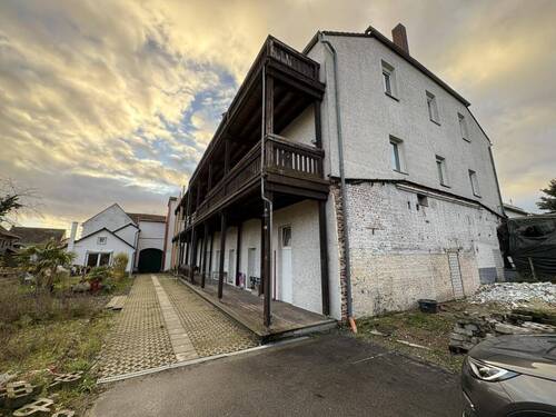 Außenansicht - 3 Zimmer Mehrfamilienhaus, Wohnhaus zum Kaufen in Leverkusen