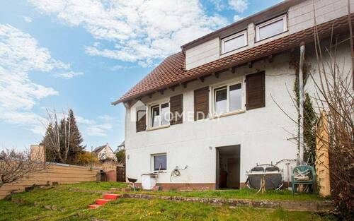 Außenansicht 2 - Charmante Renovierungs-Chance: gemütliches Reihenendhaus mit Garten sucht kreative Gestalter