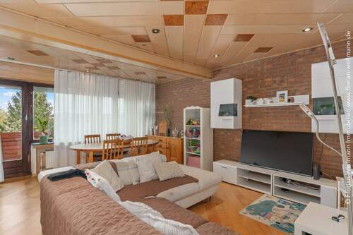 Großzügiges 24,56 m² Wohnzimmer (Wohnung 1.Obergeschoss) - 