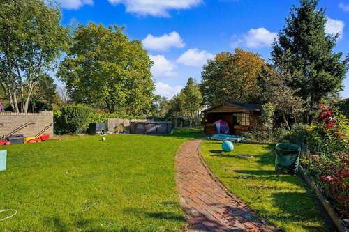 Massives Gartenhaus mit Strom - 