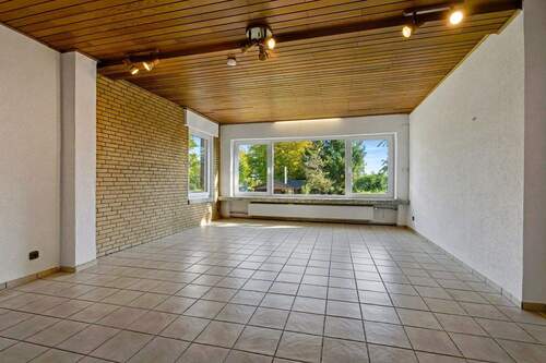 Wohnzimmer mit 30,37 m² (Hochparterre Wohnung) - 