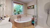 Badezimmer - Etagenwohnung mit 76,00 m² in Dresden zum Kaufen