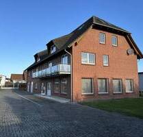 Wohn- & Geschäftshaus im Gewerbegebiet mit rund 700 m² und Fahrzeug- & Lagerhalle mit ca. 263 m² - Röbel/Müritz