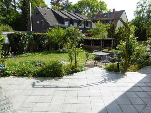 Süd-Terrasse, Blick 2 - 4 Zimmer Etagenwohnung zur Miete in Nürnberg