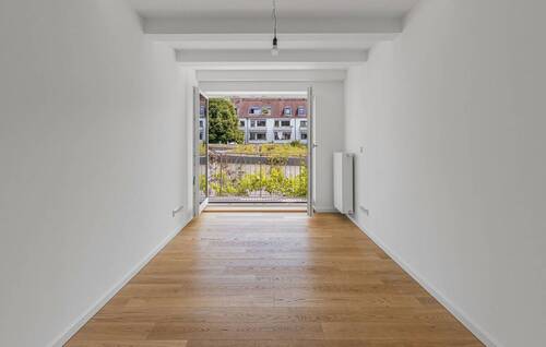  Raum 2 mit Balkon - 
