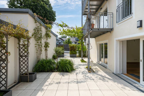 Terrasse Richtung Süden - 6 Zimmer Reihenendhaus zum Kaufen in München