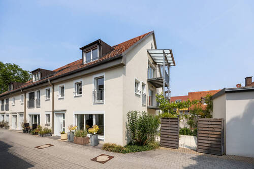 Südfassade - 6 Zimmer Reihenendhaus in München
