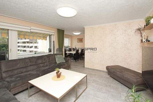 Wohnzimmer - 5 Zimmer Etagenwohnung zum Kaufen in Germersheim