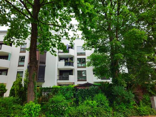 Hausansicht - Großzügige Eigentumswohnung mit Balkon in Ingolstadt-Friedrichshofen 