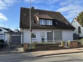 Strassenansicht - Zweifamilienhaus - 1.495.000,00&nbsp;EUR Kaufpreis, ca.&nbsp; 187,00&nbsp;m&sup2;&nbsp;Wohnfl&auml;che
