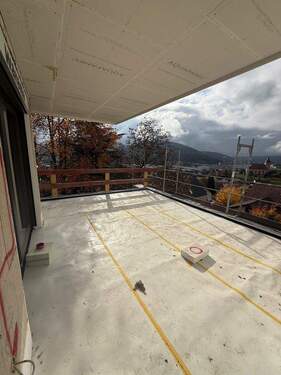 Stand 16.10.2025 - Exklusive 3 Zimmer-Wohnung mit Balkon im DG 