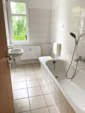 Bad - 2 Zimmer Etagenwohnung in Oberlungwitz