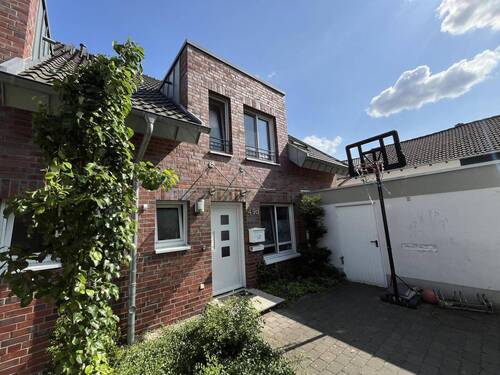 Außenansicht - 5 Zimmer Reihenendhaus in Düsseldorf