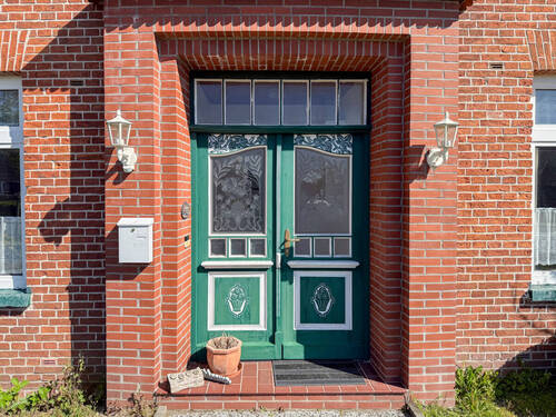 Eingangstür - 6 Zimmer Einfamilienhaus zum Kaufen in Wangerland