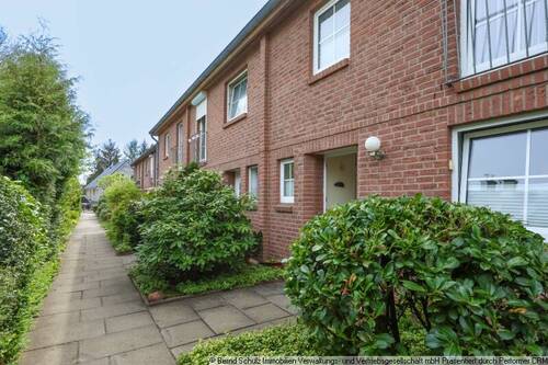 2 Hausansicht - 4 Zimmer Reihenmittelhaus zum Kaufen in Hamburg