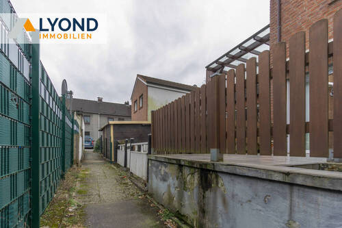 Weg zum Haus - 