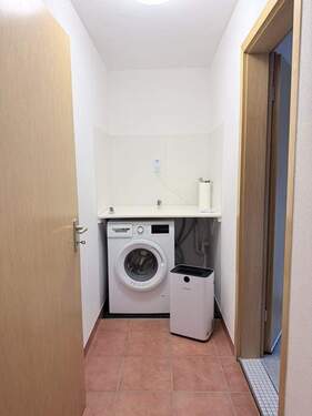 Mit Waschmaschine - 