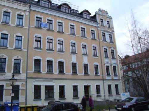 glauch15_k - * Großezügige 2-Zimmer mit neuem Laminat, Wannenbad und Balkon zum Toppreis! *