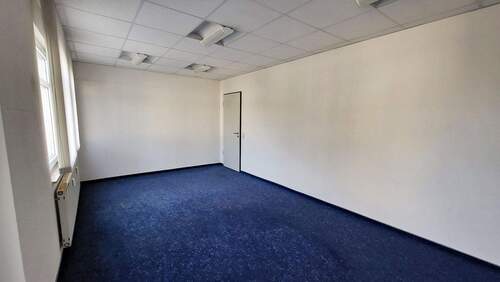 Büro Straßenseite - Büro mit 65,00 m&sup2; in Schkeuditz zur Miete