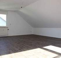 Toll geschnittene helle Dachgeschosswohnung in Oberstenfeld provisionsfrei!