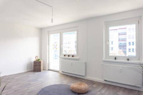 Wohnzimmer Vergleichswohnung - 3-Raum-Wohnung mit Balkon nahe Theodor-Körner-Platz